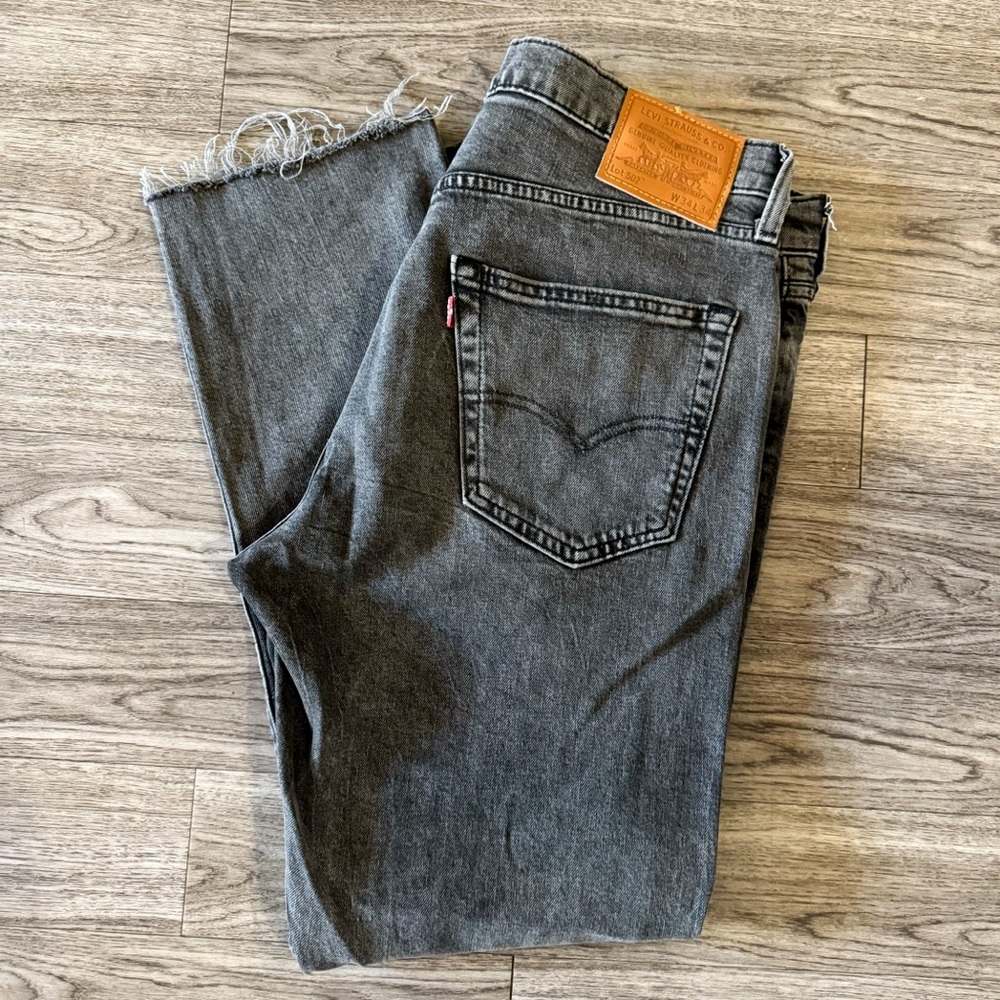 Levi’s taper fit men’s jeans in grey - size 34x34